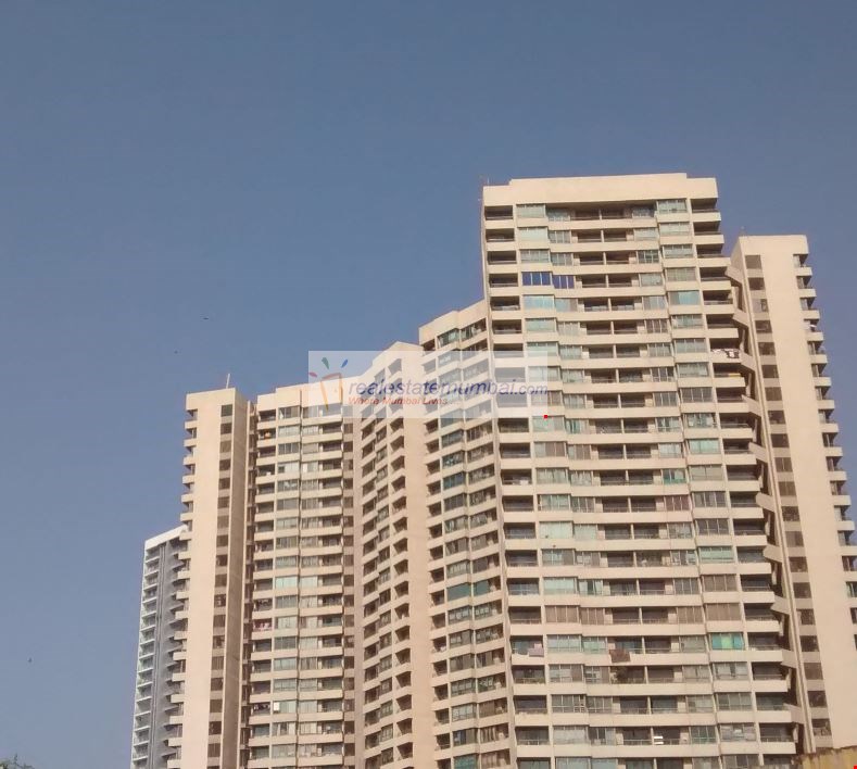 Building - Oberoi Splendor, Andheri East