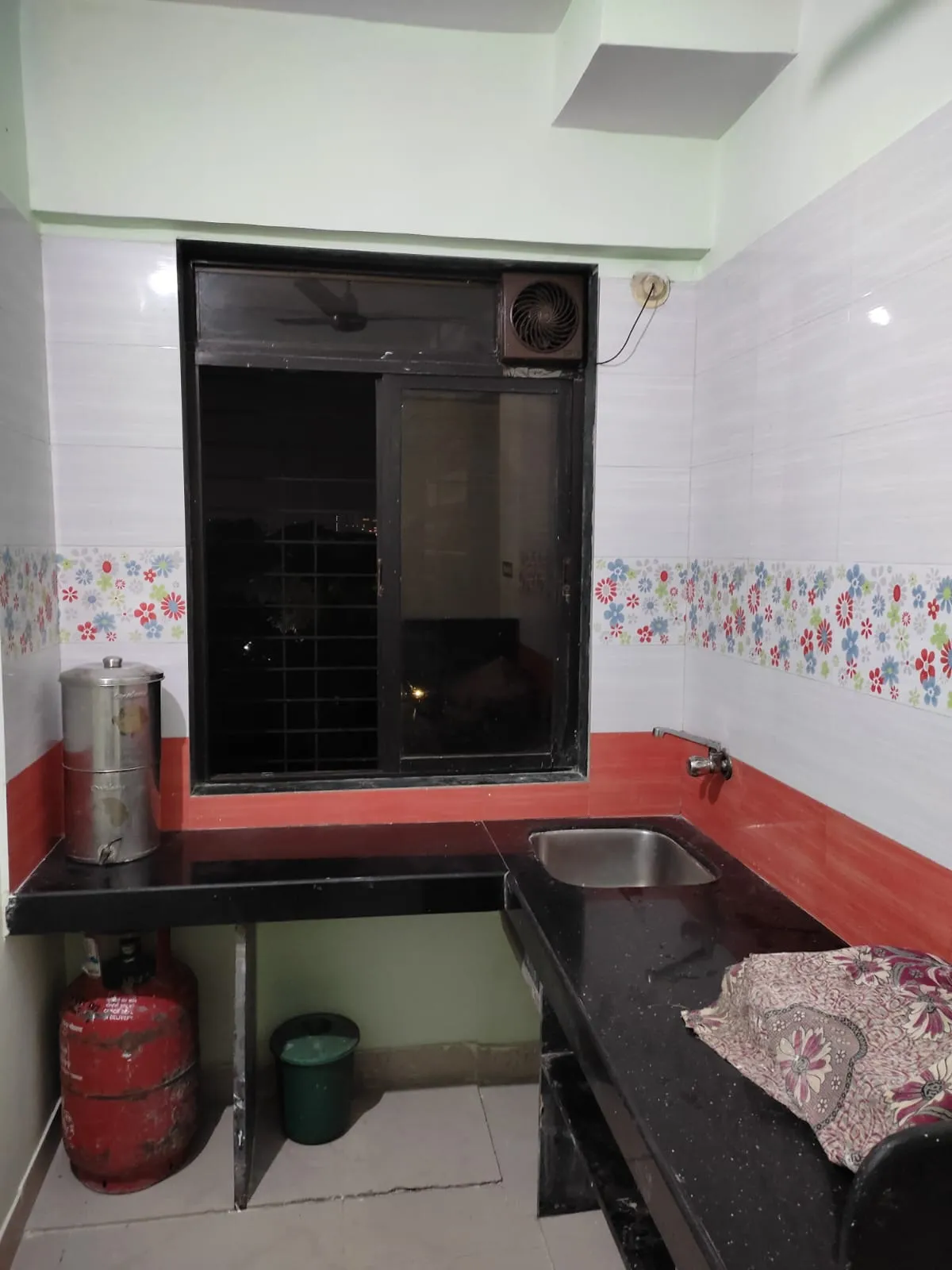 1 BHK Flats for Sale in Aakash Darshan, Santacruz East