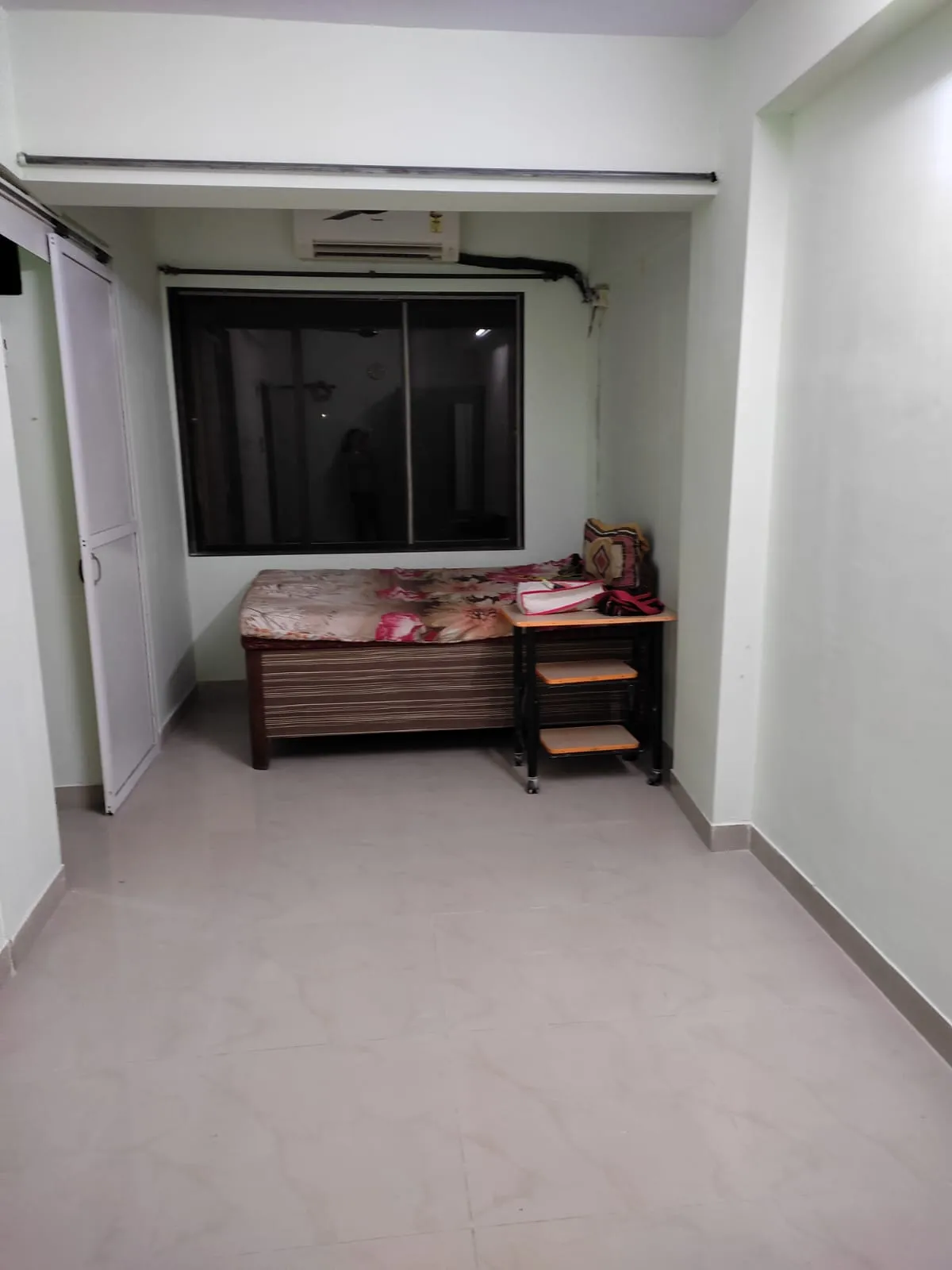1 BHK Flats for Sale in Aakash Darshan, Santacruz East