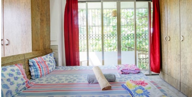 Bedroom 21 - North Bombay Society, Juhu