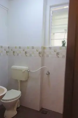 2 BHK Crescent, Bandra West — for Sale — photo 8 thumbnail