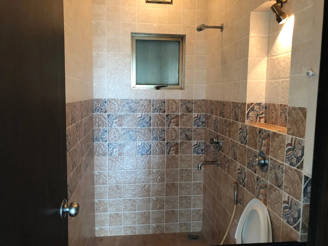 5 BHK Flats on Rent in Oberoi Woods, Goregaon East