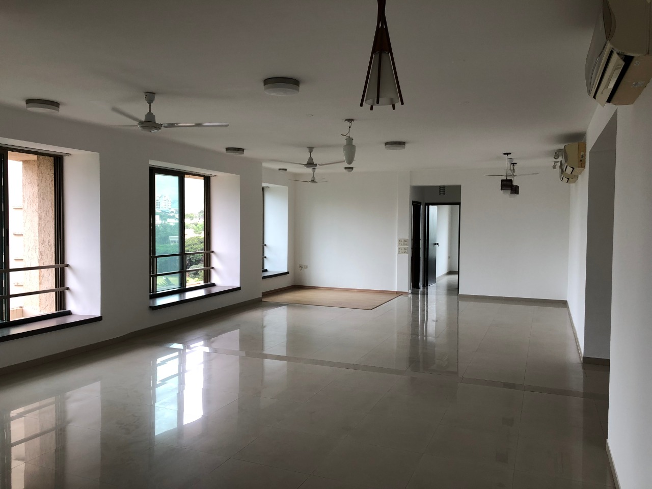 5 BHK Flats on Rent in Oberoi Woods, Goregaon East