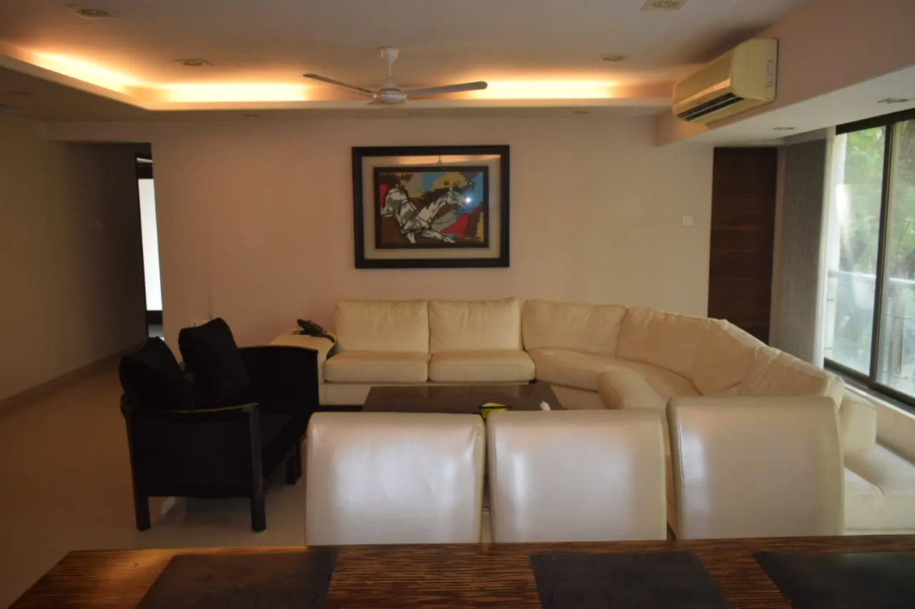 4BHK Flats for Sale in Urvashi Terraces, Khar West
