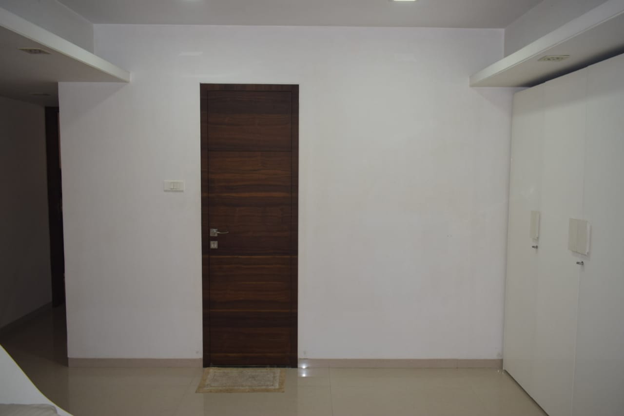 4 - Urvashi Terraces, Khar West