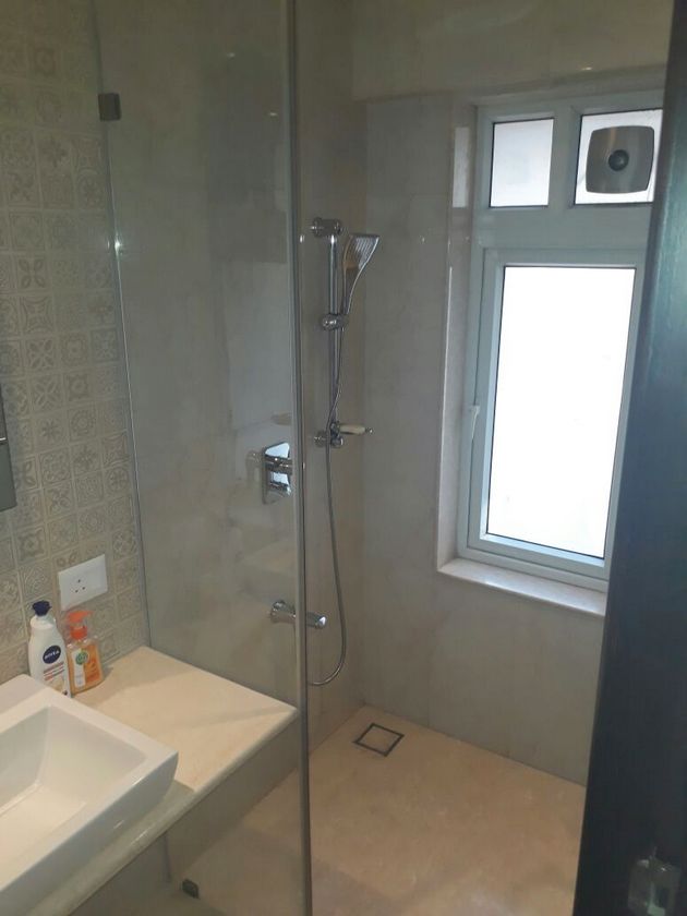 Master Bathroom - Pali Palms, Bandra West