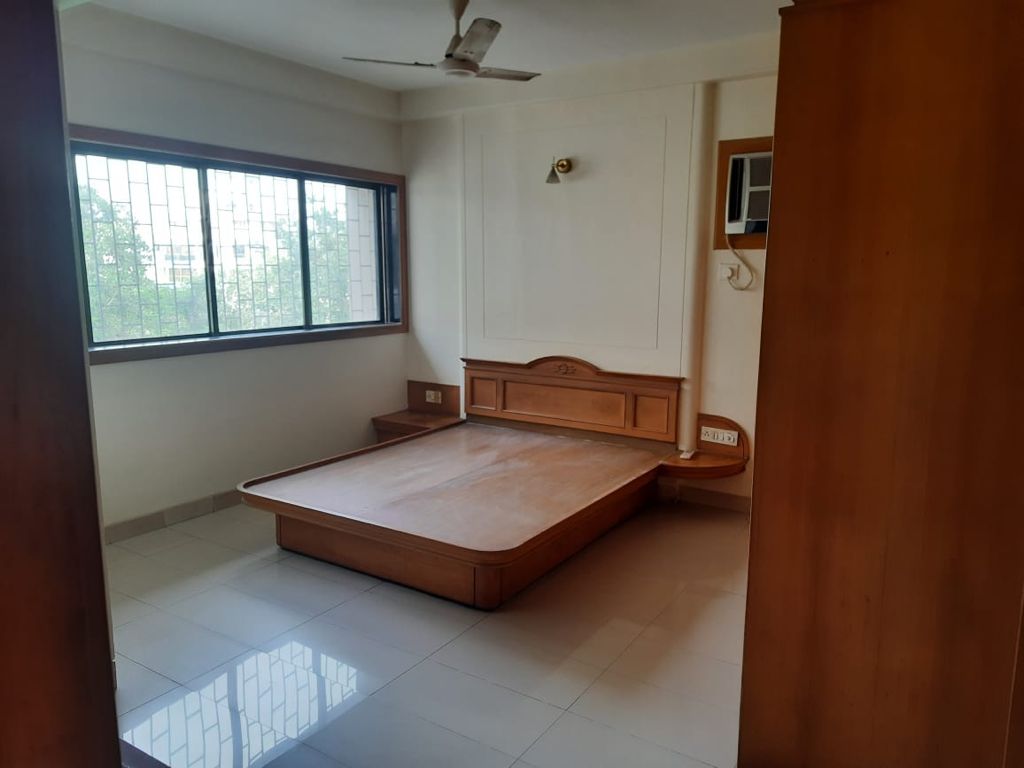 3 BHK Flats for Sale in Sea Breeze, Bandra West