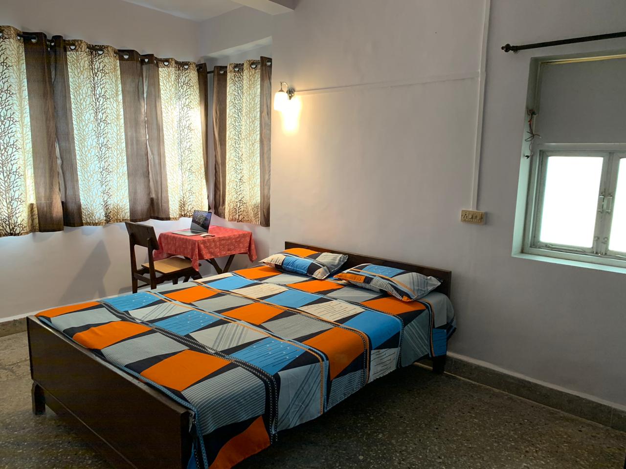 1 BHK Bina Apartment, Khar West — for Rent