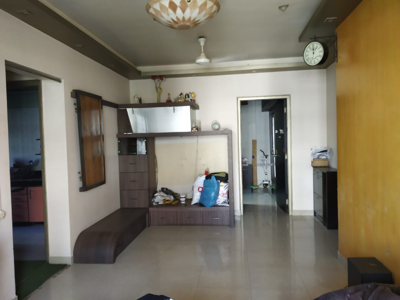 2 BHK Semi-Furnished in Panorama Tower , Andheri West