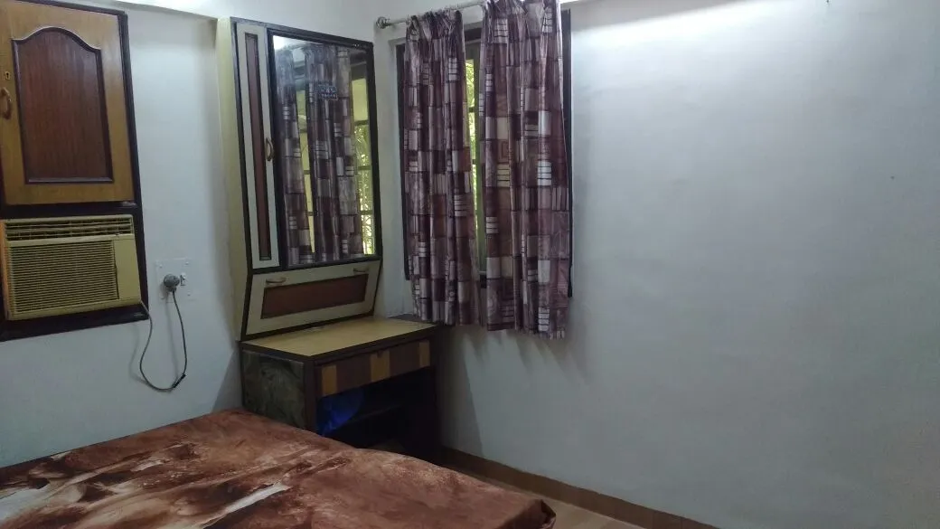 2 BHK Flats for Sale in Neela Akash, Khar West