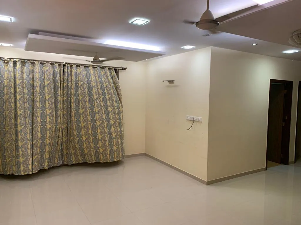 3 BHK Oberoi Splendor for Rent in Andheri East