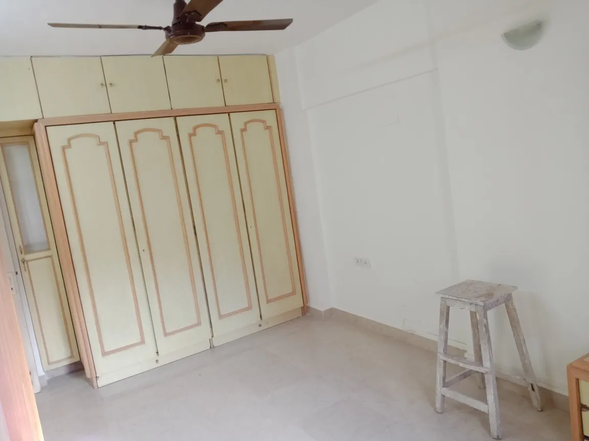 2 BHK Flats for Sale in Royal Classic, Bandra West