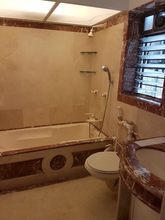 Master Bathroom - Raheja Grande, Bandra West