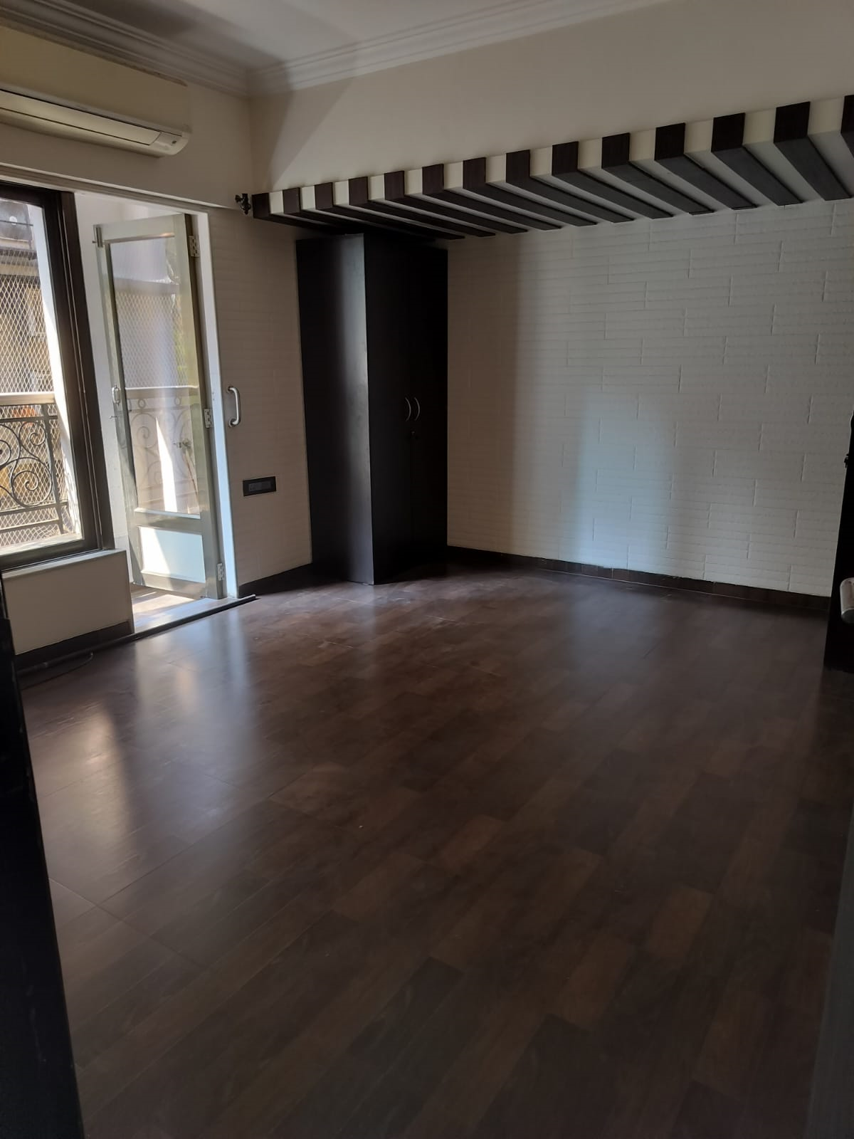 3 BHK Flats for Sale in Saidhan Infinity, Khar West