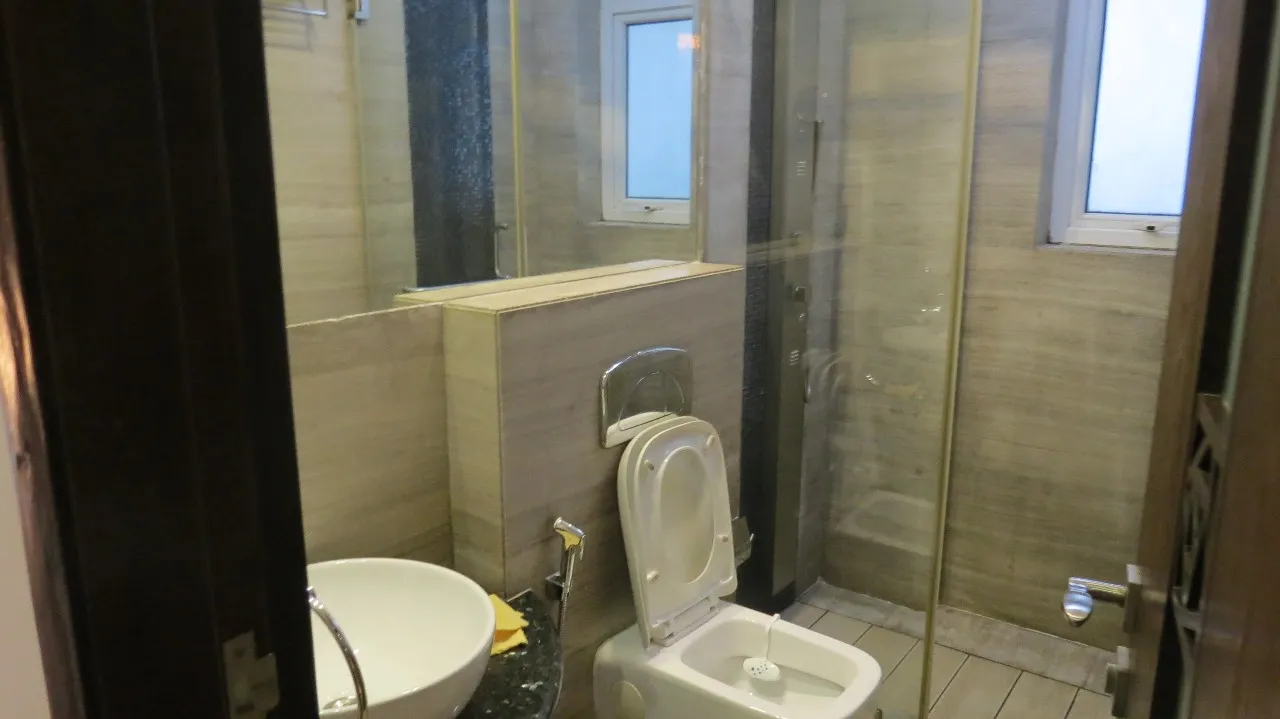 2 BHK Flats for Sale in Rizvi East Street, Santacruz East