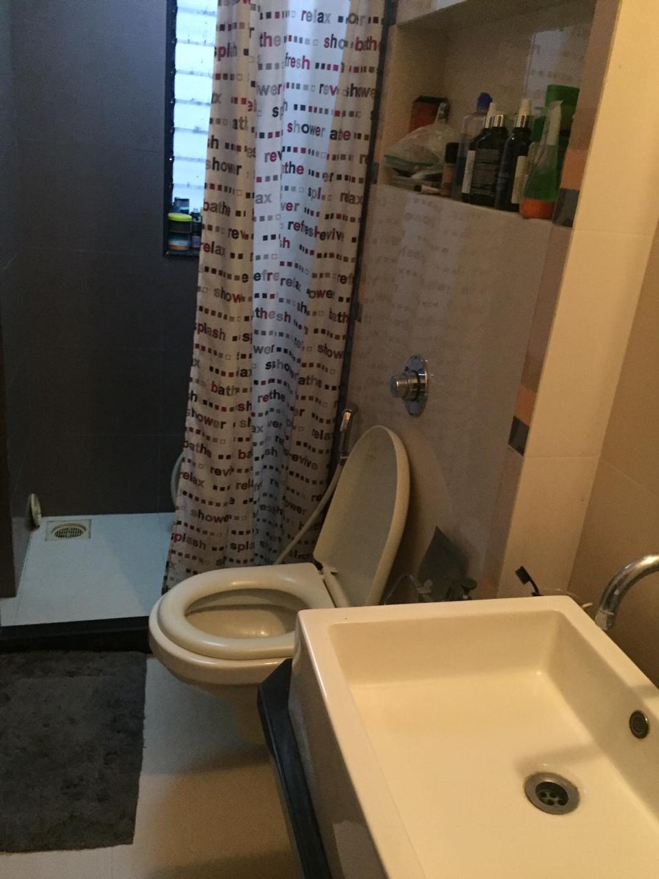 Master Bathroom - Cenced, Bandra West