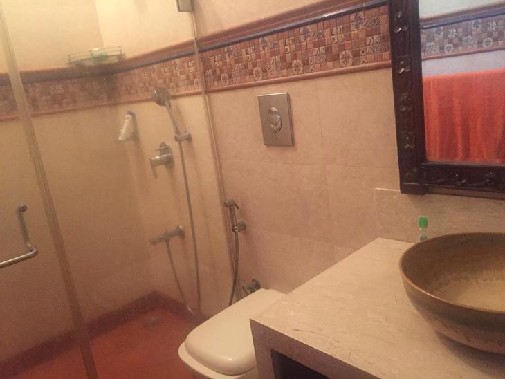 Master Bathroom - Raitan Villa, Worli