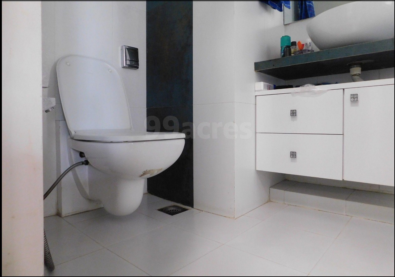 Bathroom 2 - Suraj Apartment, Juhu