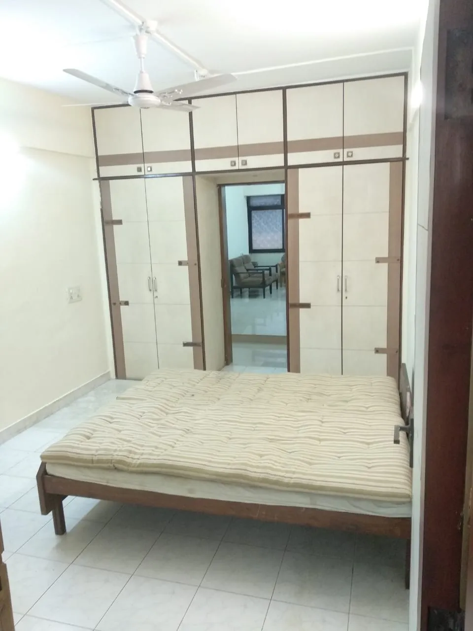 2 BHK Flats on Rent in Arvasu, Santacruz West