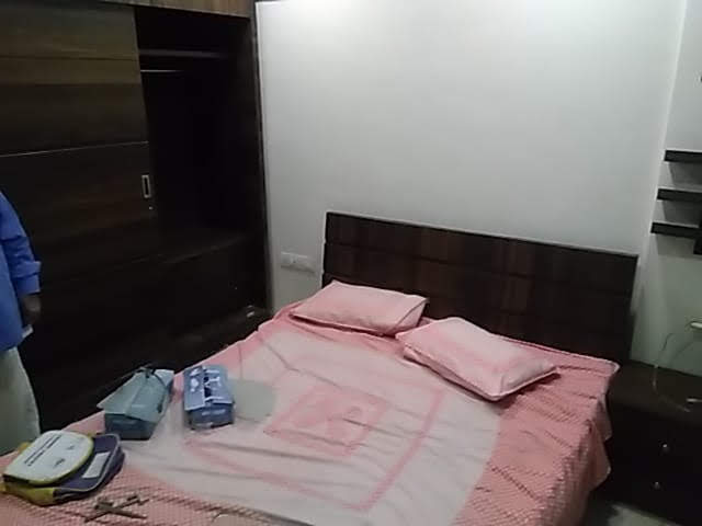 Tarapore Gardens, Andheri West