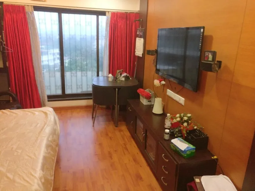 3 BHK Flats for Sale in Colombia, Bandra West