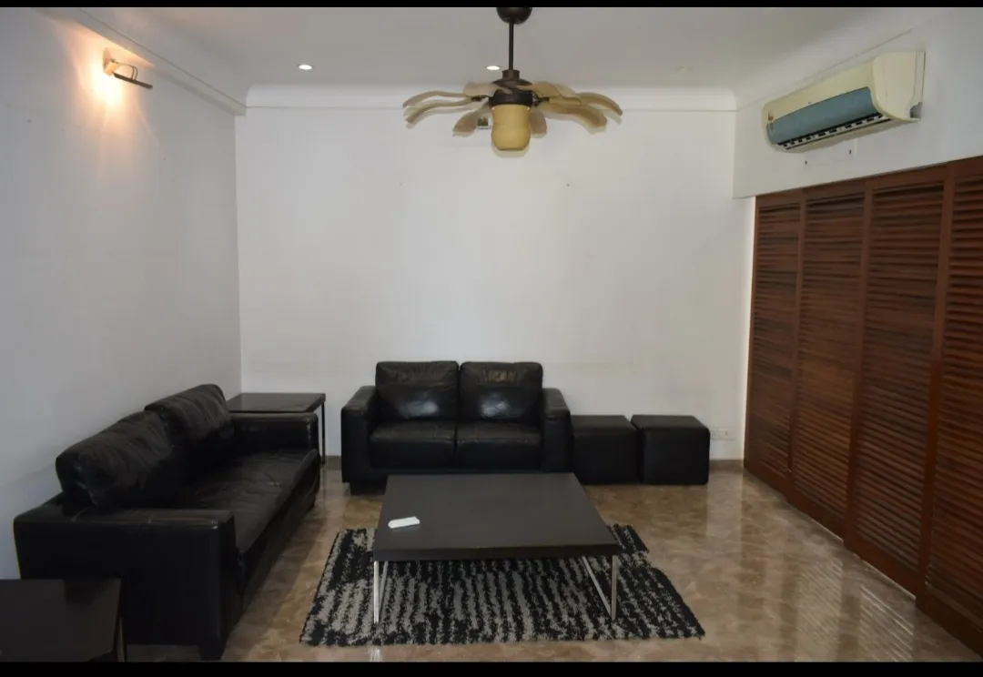 2½ BHK Flats for Sale in Venus Apartment, Worli