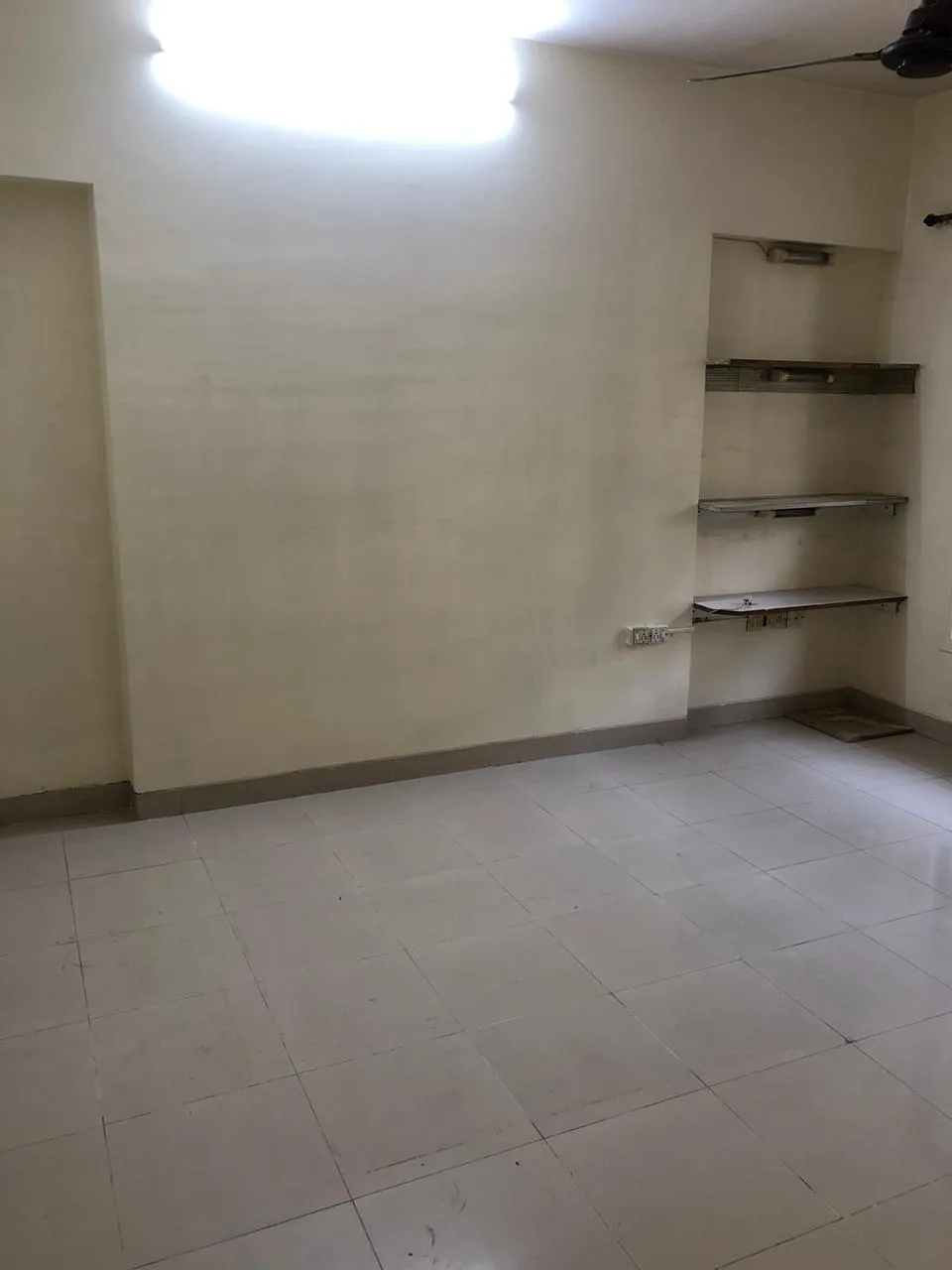 4 BHK Flats for Sale in Rushi Towers, Andheri West