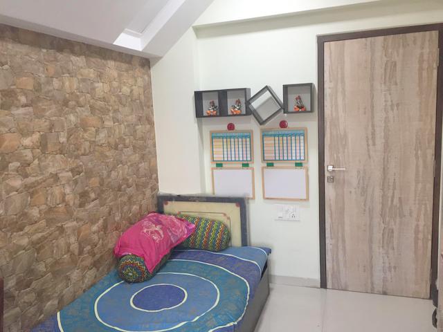 Bedroom 21 - Jagat Vidya, Santacruz East