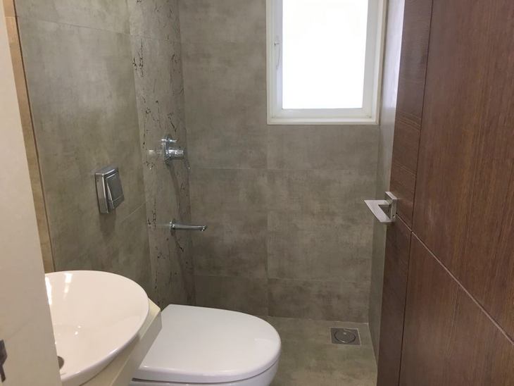 Master Bathroom - Unity Tower, Lower Parel