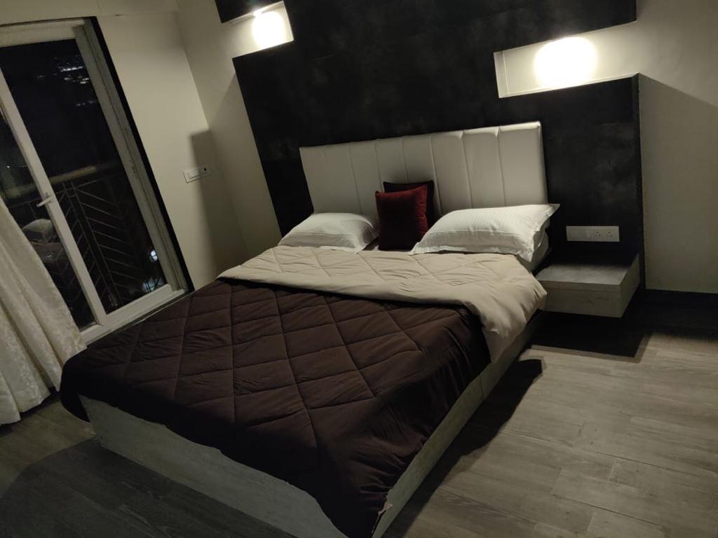 Master Bedroom1 - Yash Orion, Goregaon East