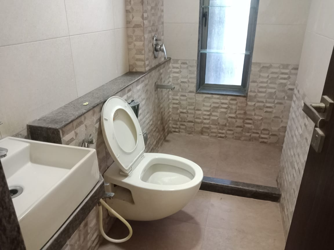 Master Bathroom - Jade Gardens, Bandra East