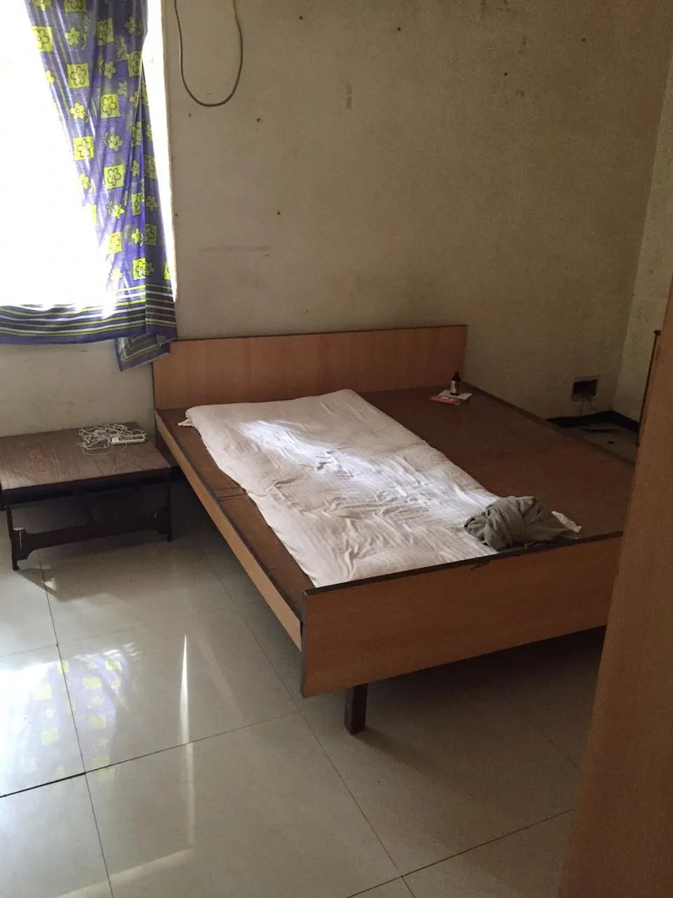 3 BHK Flats for Sale in Dwadash Society, Santacruz West