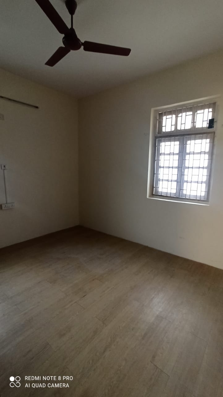 2 BHK Flats on Rent in Little Flower, Bandra West