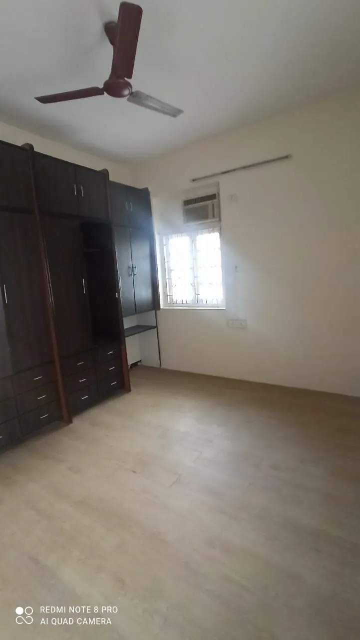 2 BHK Flats on Rent in Little Flower, Bandra West