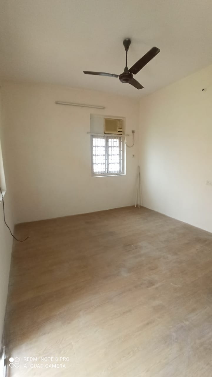 2 BHK Flats on Rent in Little Flower, Bandra West