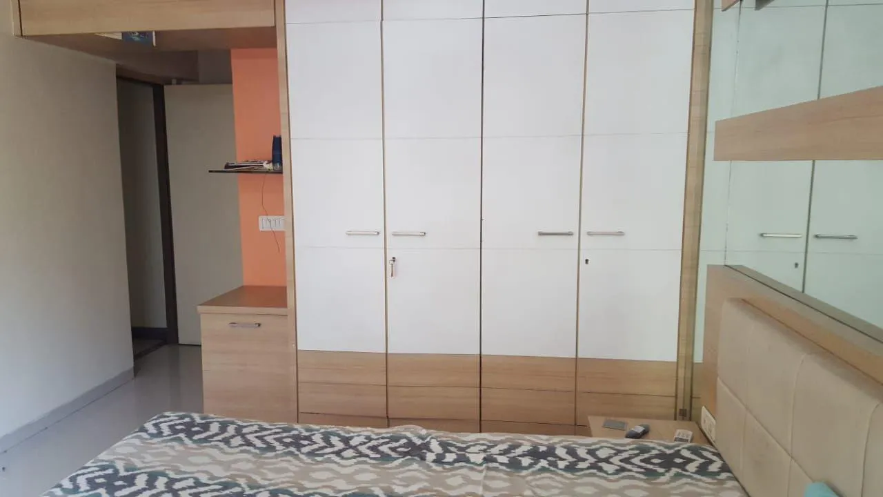 2 BHK Flats on Rent in Royal Gate, Andheri West