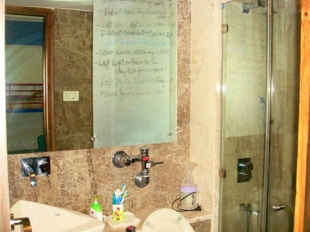 Master Bathroom - Lake Lucerne, Powai