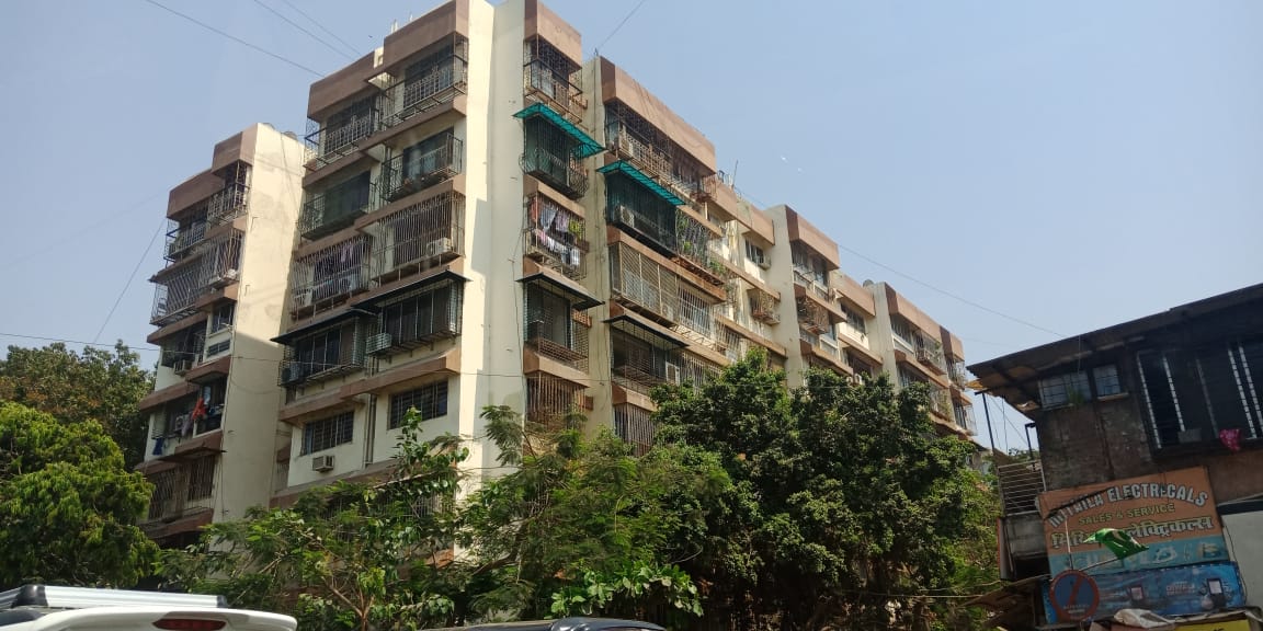 3 BHK Fully Furnished in Dakshina Park , Juhu