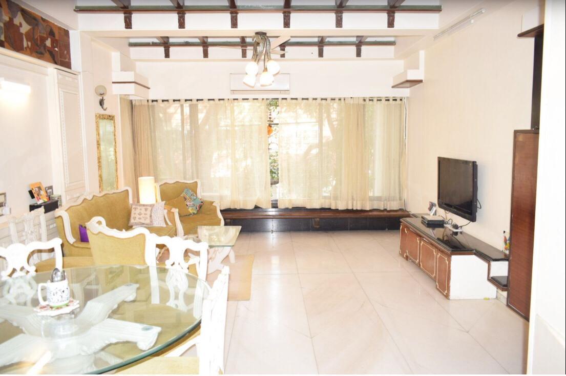 2 BHK Flats for Sale in Guru Smruti, Juhu