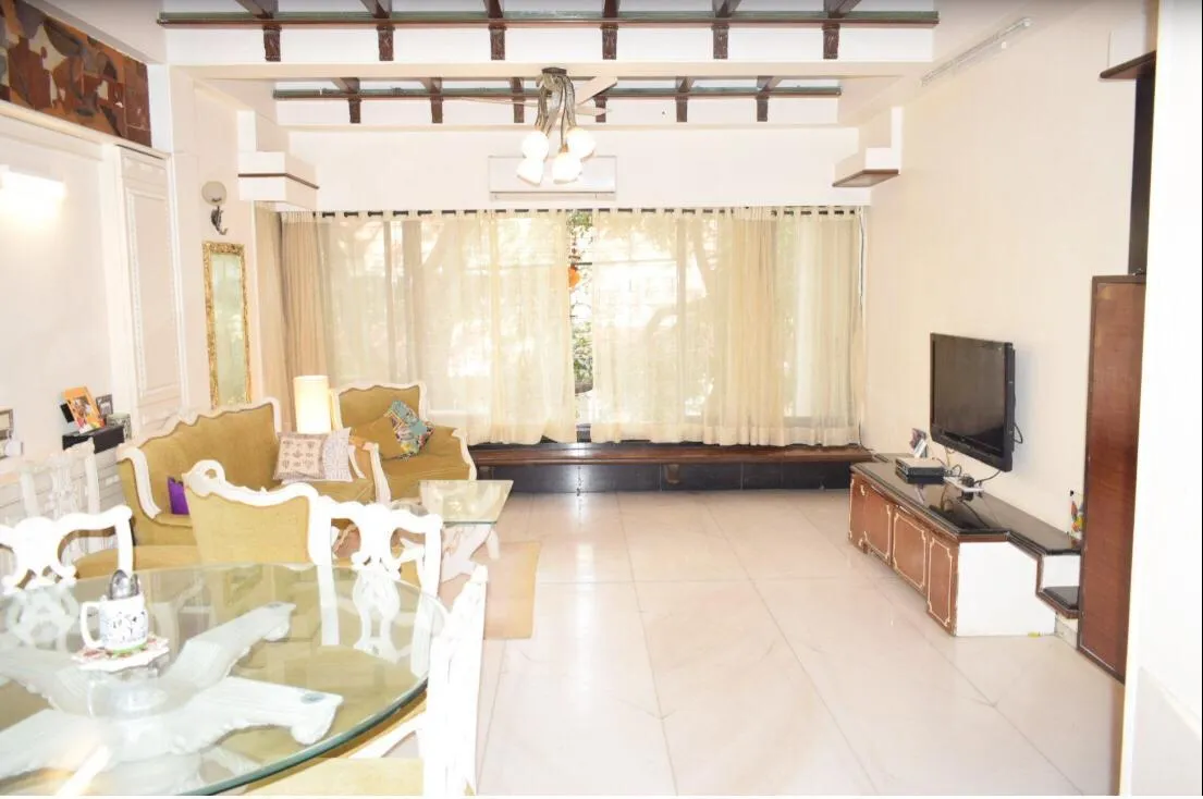 2 BHK Flats for Sale in Guru Smruti, Juhu