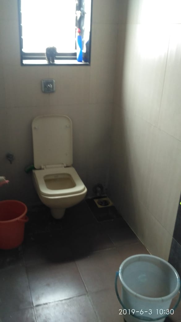 Bathroom 3 - Three View Society, Prabhadevi