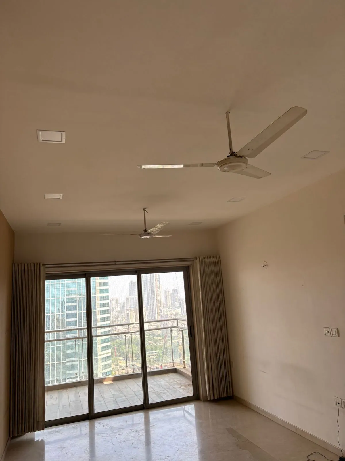 11 - Lodha Grandeur, Prabhadevi