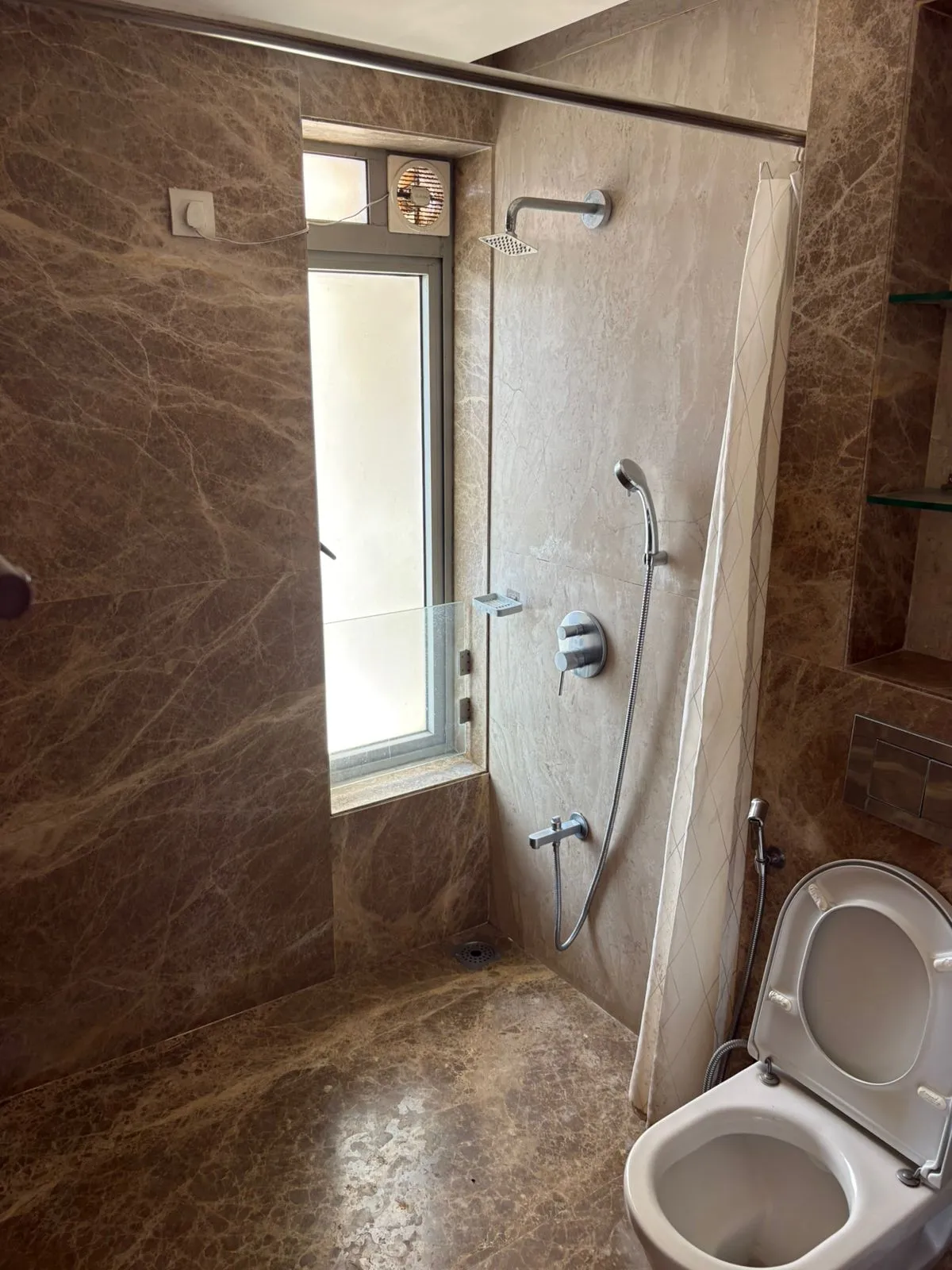 3 BHK Flats for Sale in Lodha Grandeur, Prabhadevi