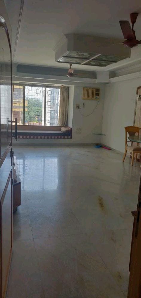 2 - Lloyds Garden, Prabhadevi