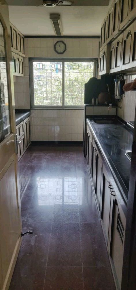 4 - Lloyds Garden, Prabhadevi