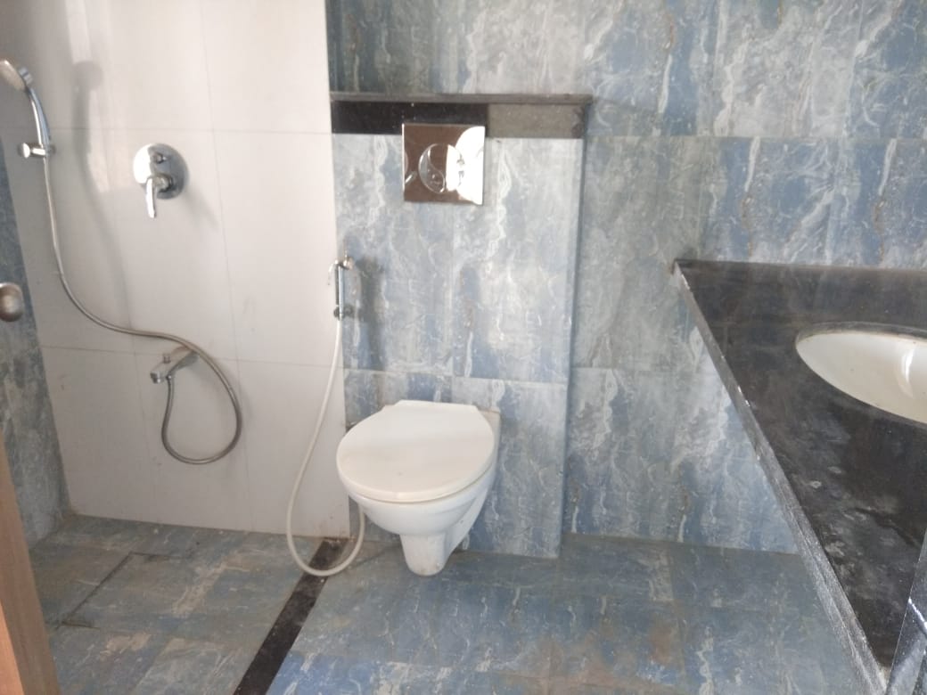 Bathroom 2 - Hubtown Sunstone, Bandra East