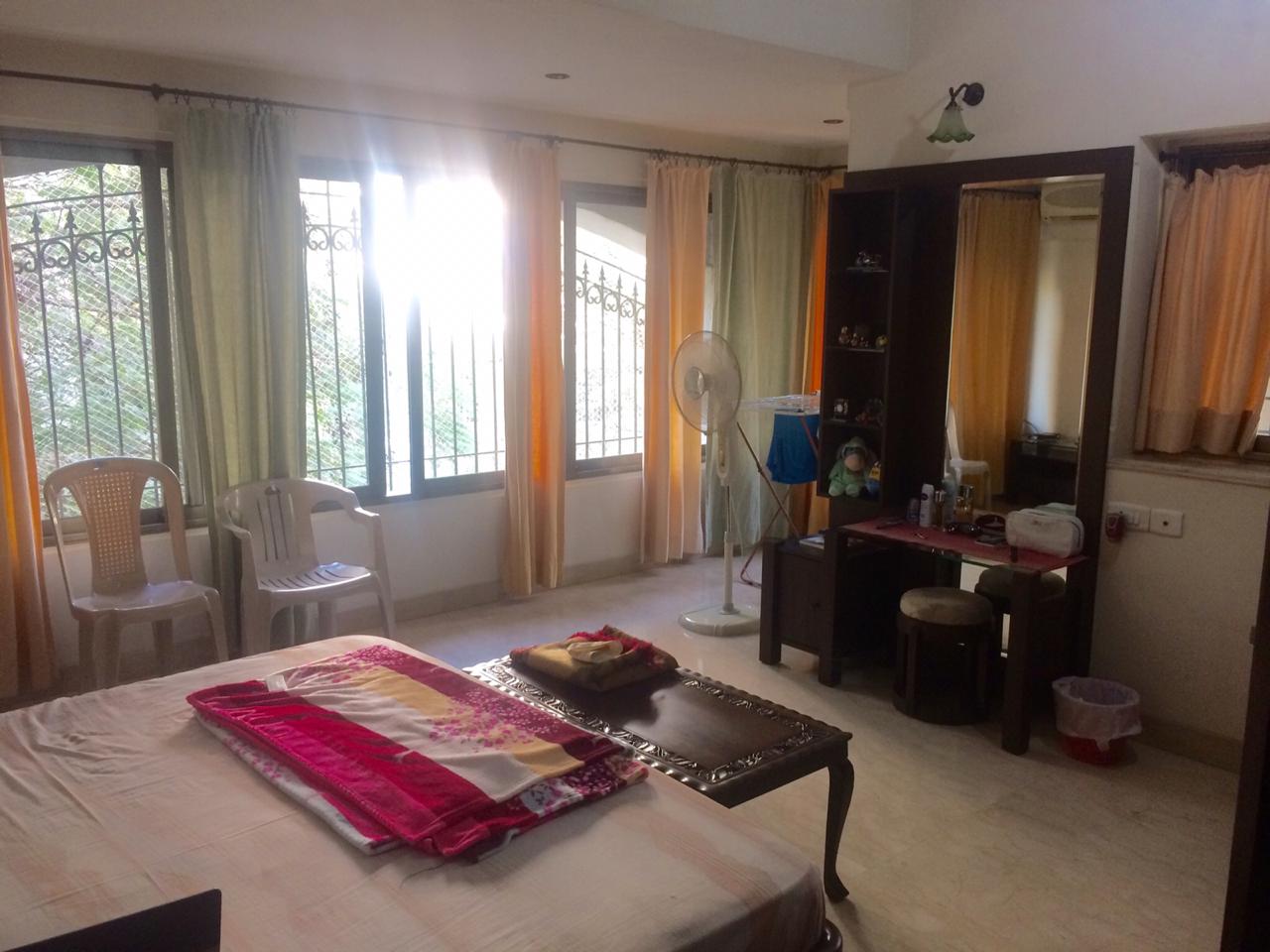 2 BHK Flats for Sale in Chardham, Bandra West