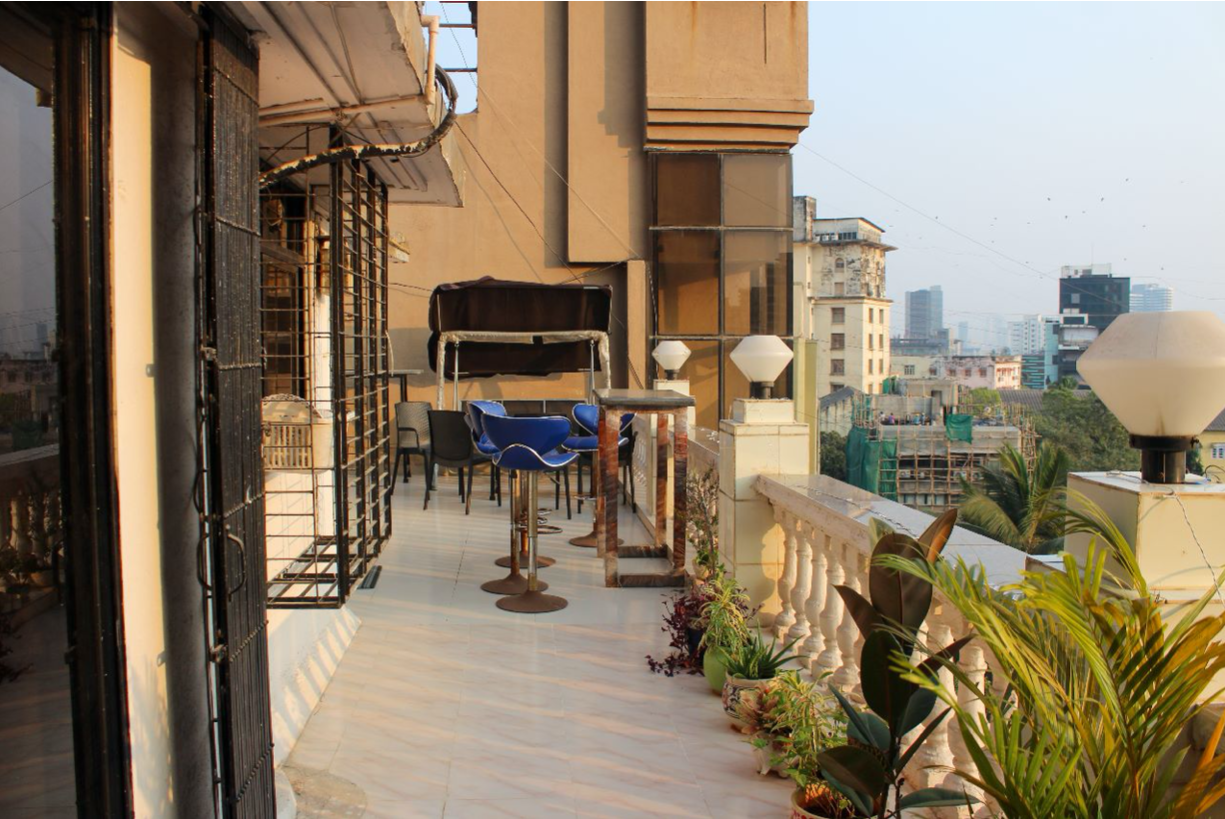 12 - Sadanand Classic, Khar West