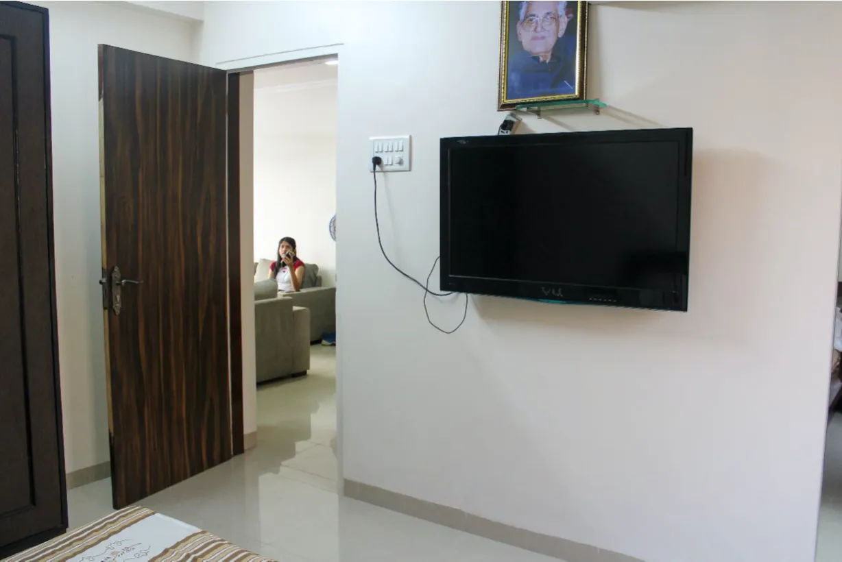 2 BHK Flats for Sale in Sadanand Classic, Khar West