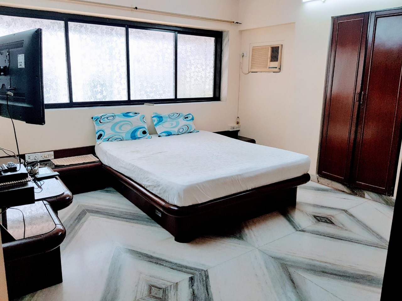 4 BHK Flats on Rent in Kedia House, Juhu